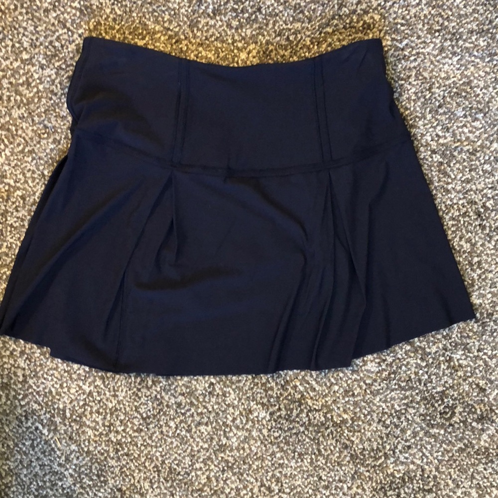 Lulu lemon skirt size 6